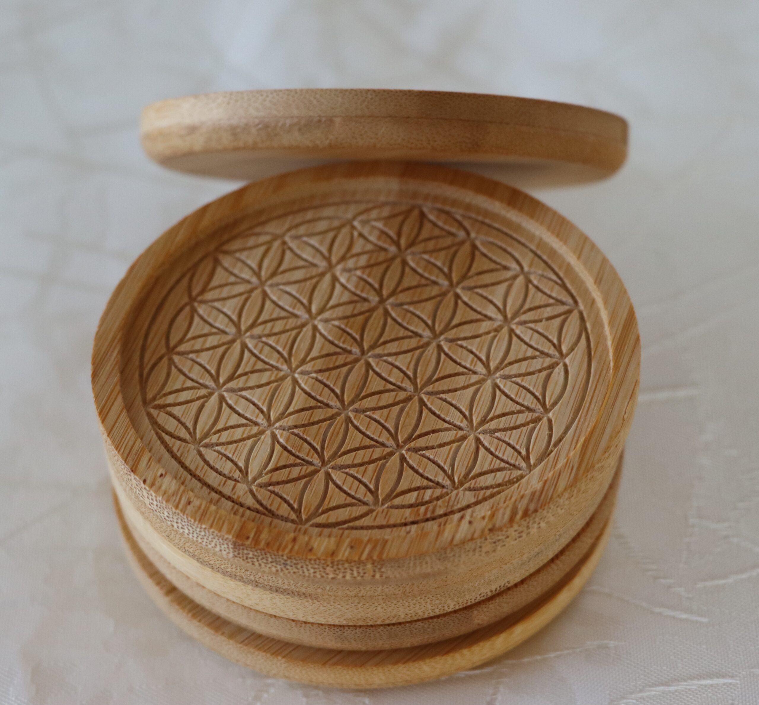 Lot De 4 Dessous De Verre En Bambou Réversibles Avec Gravure Abeille - Marque Bambu